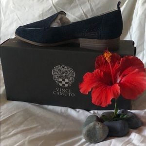 VINCE CAMUTO LOAFER